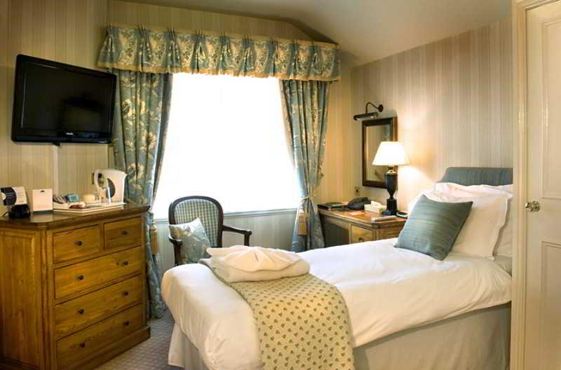 The Bear Hotel Devizes Luaran gambar