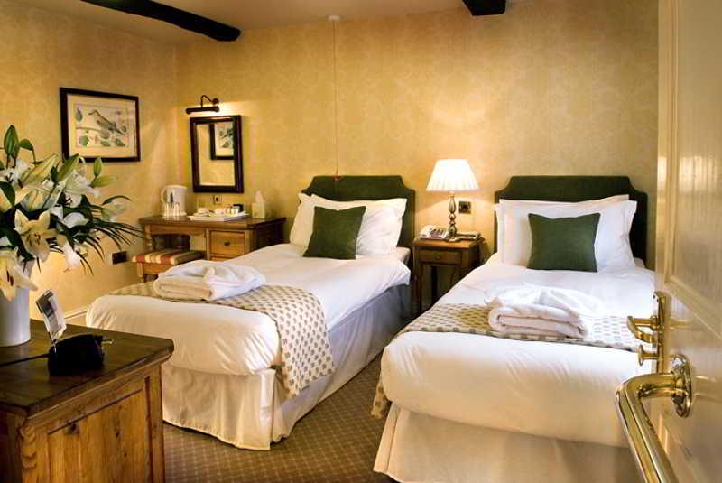 The Bear Hotel Devizes Luaran gambar