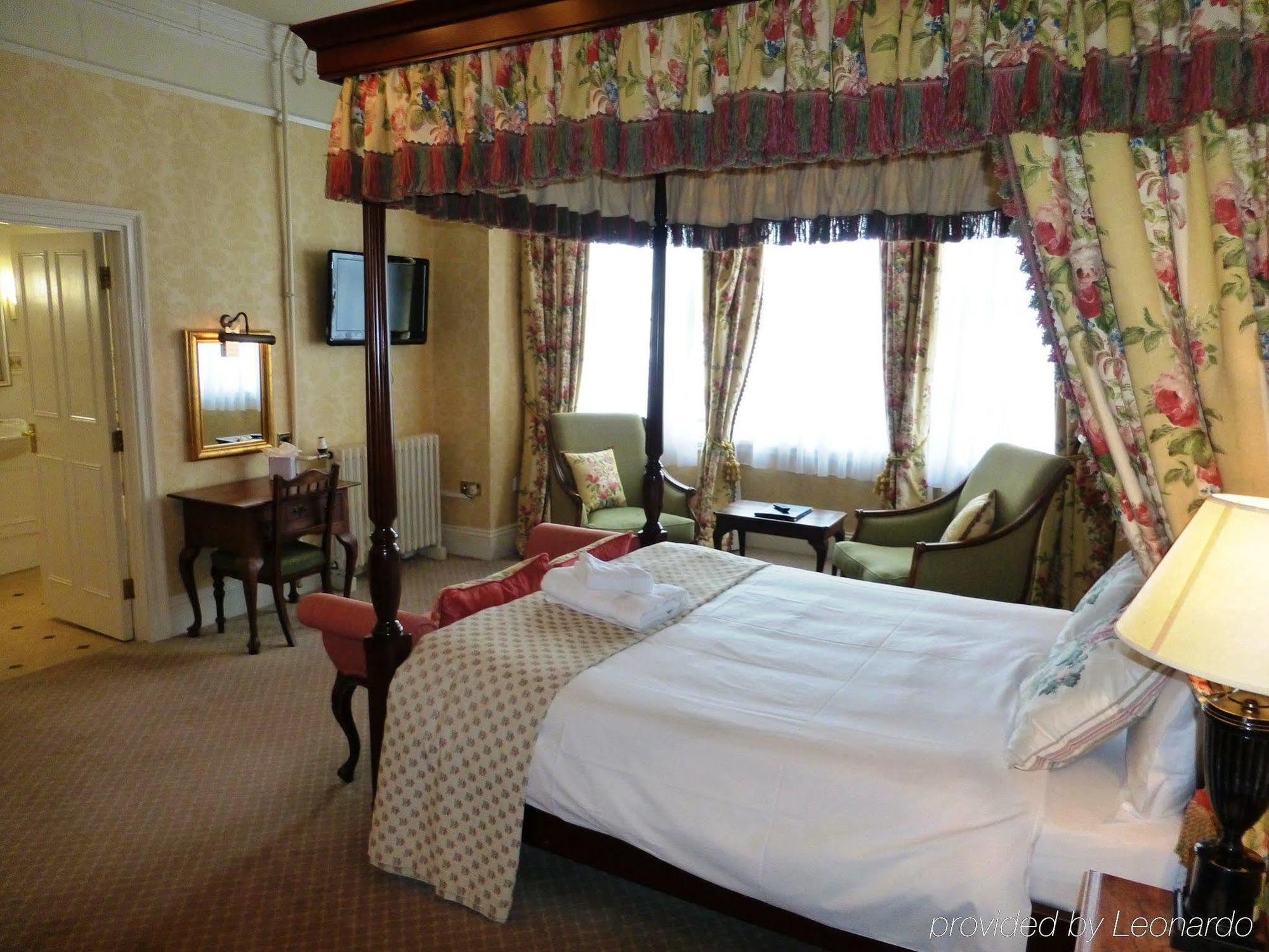The Bear Hotel Devizes Luaran gambar
