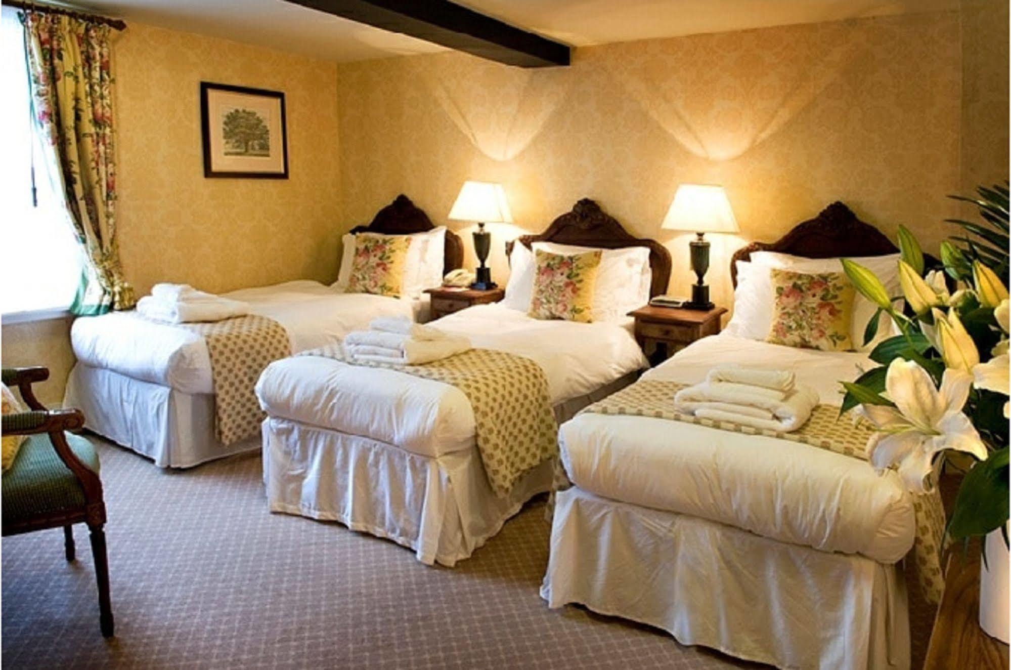 The Bear Hotel Devizes Luaran gambar