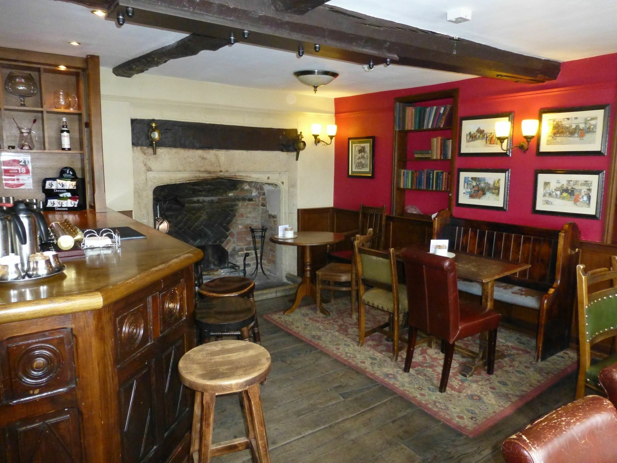 The Bear Hotel Devizes Luaran gambar